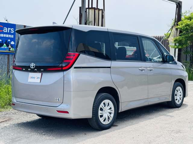 Toyota Noah — фото 5