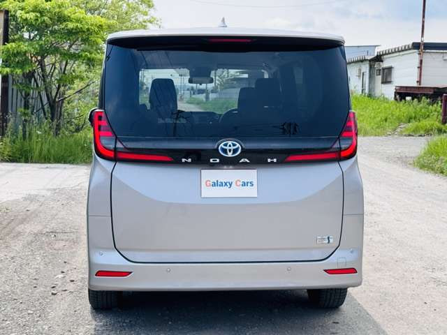 Toyota Noah — фото 6