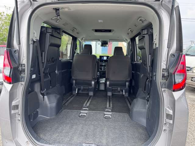 Toyota Noah — фото 9