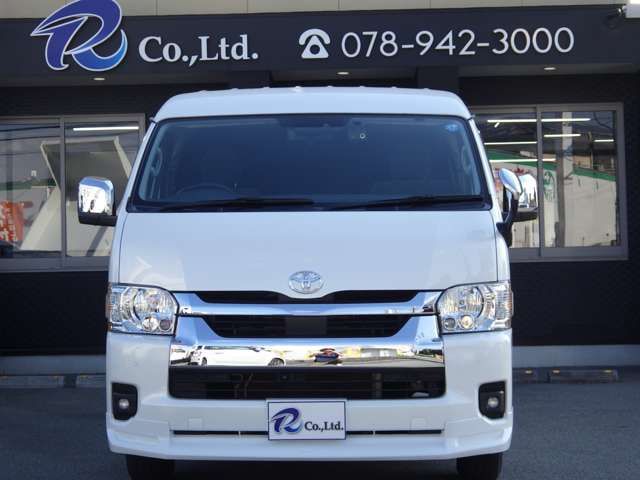 Toyota Hiace — фото 4