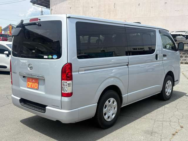 Toyota Hiace VAN — фото 5