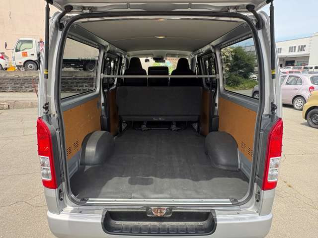 Toyota Hiace VAN — фото 7