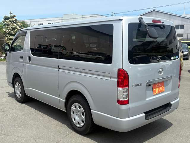 Toyota Hiace VAN — фото 9