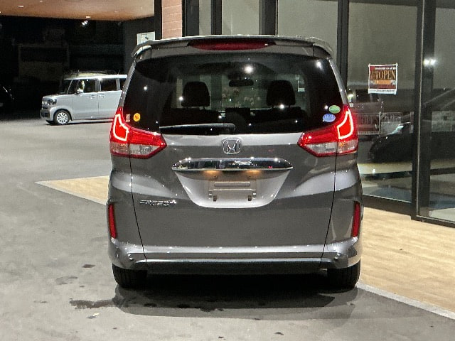Honda Freed Plus — фото 6