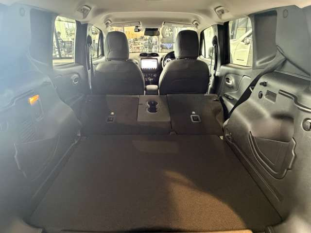 Jeep Renegade — фото 10