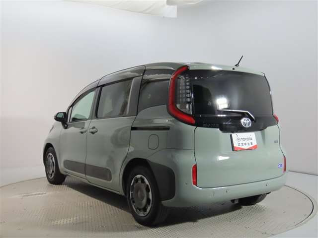 Toyota Sienta — фото 10
