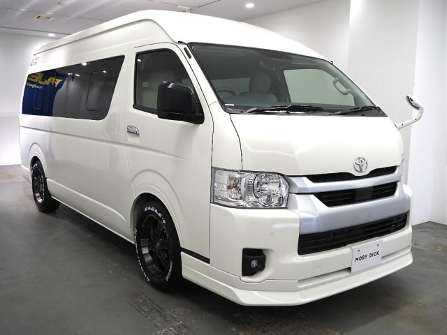 Toyota Hiace Commuter — фото 3