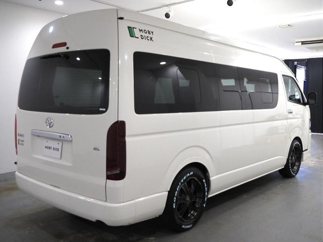 Toyota Hiace Commuter — фото 5