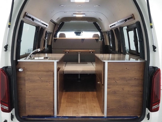 Toyota Hiace Commuter — фото 10