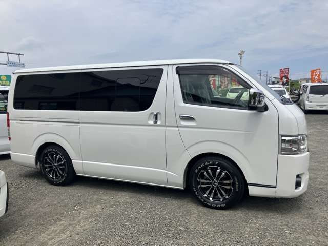 Toyota Hiace VAN — фото 4