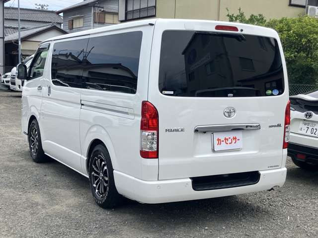 Toyota Hiace VAN — фото 7
