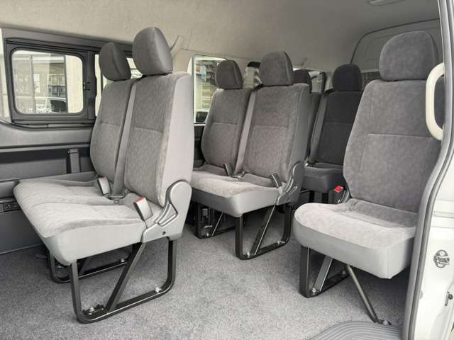 Toyota Hiace — фото 4