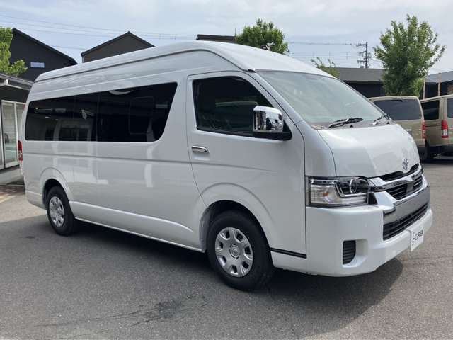 Toyota Hiace — фото 8