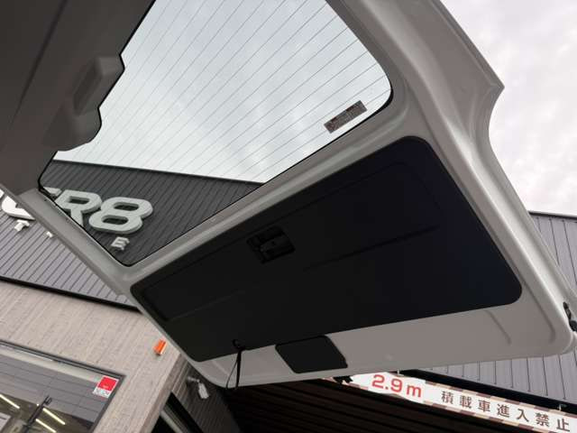 Toyota Hiace — фото 9