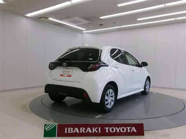Toyota Yaris — фото 3