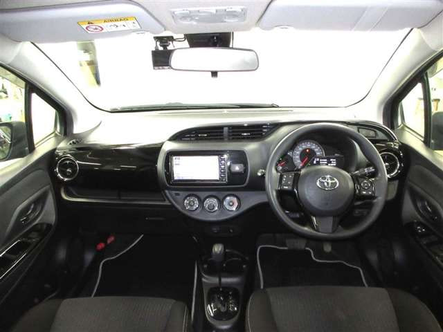Toyota Vitz — фото 8