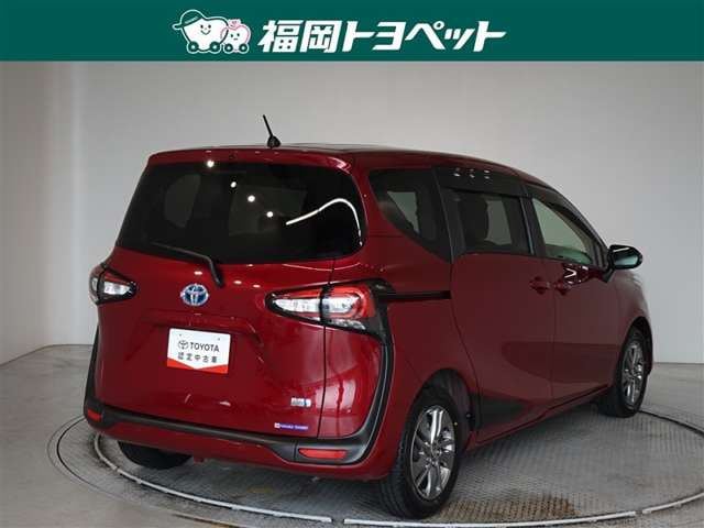 Toyota Sienta — фото 3