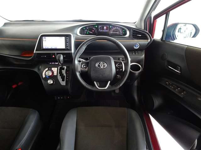 Toyota Sienta — фото 5