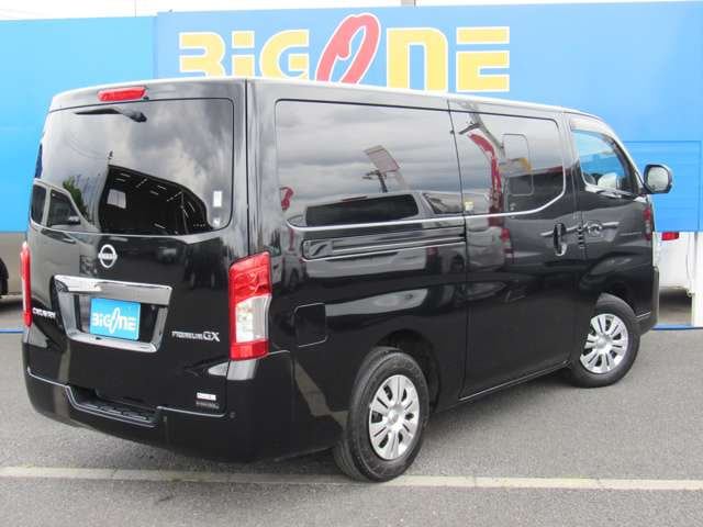 Nissan NV350 Caravan — фото 7