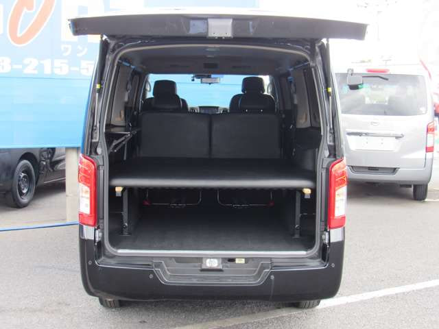 Nissan NV350 Caravan — фото 10