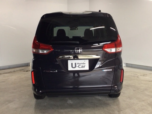 Honda Freed Plus — фото 9