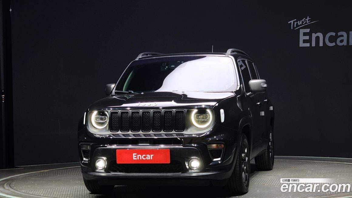 Jeep Renegade — фото 6