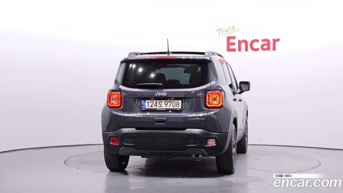 Jeep Renegade — фото 4