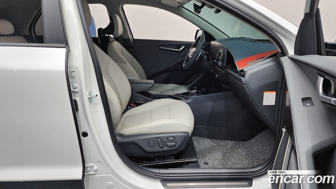Kia Niro — фото 12