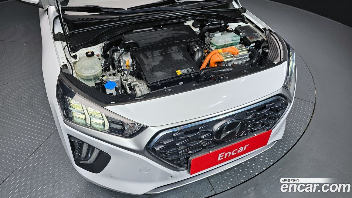 Hyundai Ioniq — фото 2