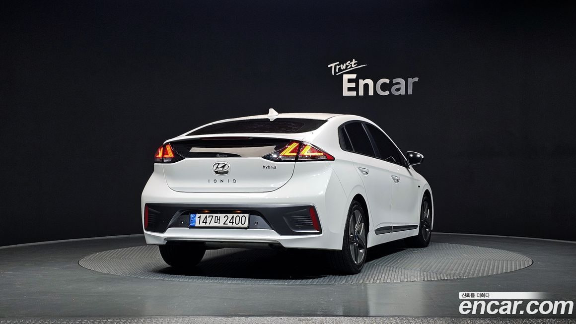Hyundai Ioniq — фото 5
