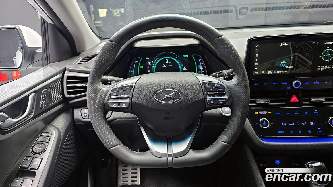 Hyundai Ioniq — фото 11