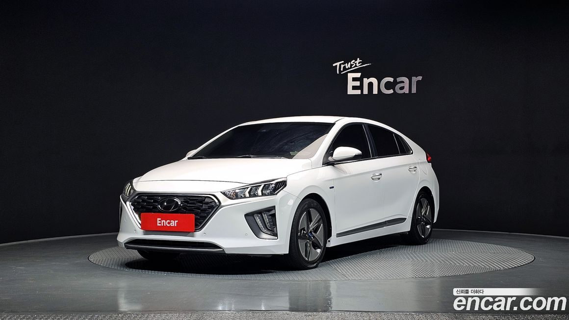 Hyundai Ioniq — фото 15