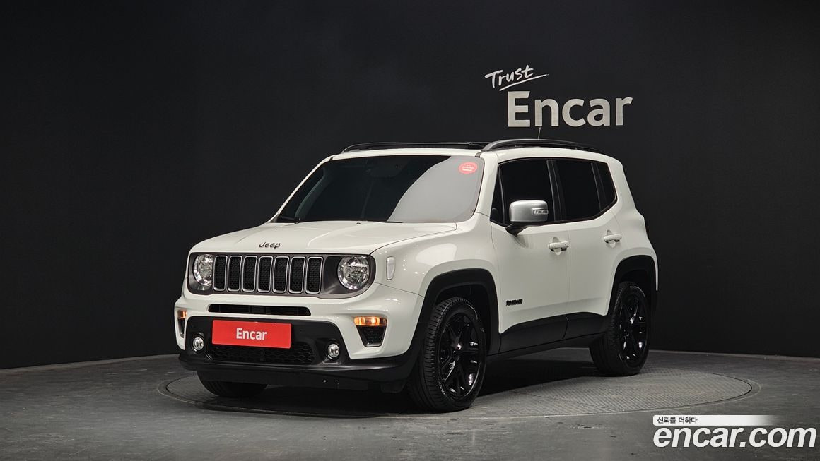 Jeep Renegade — фото 15