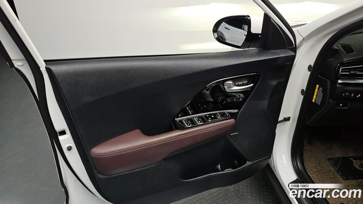 Kia Niro — фото 10