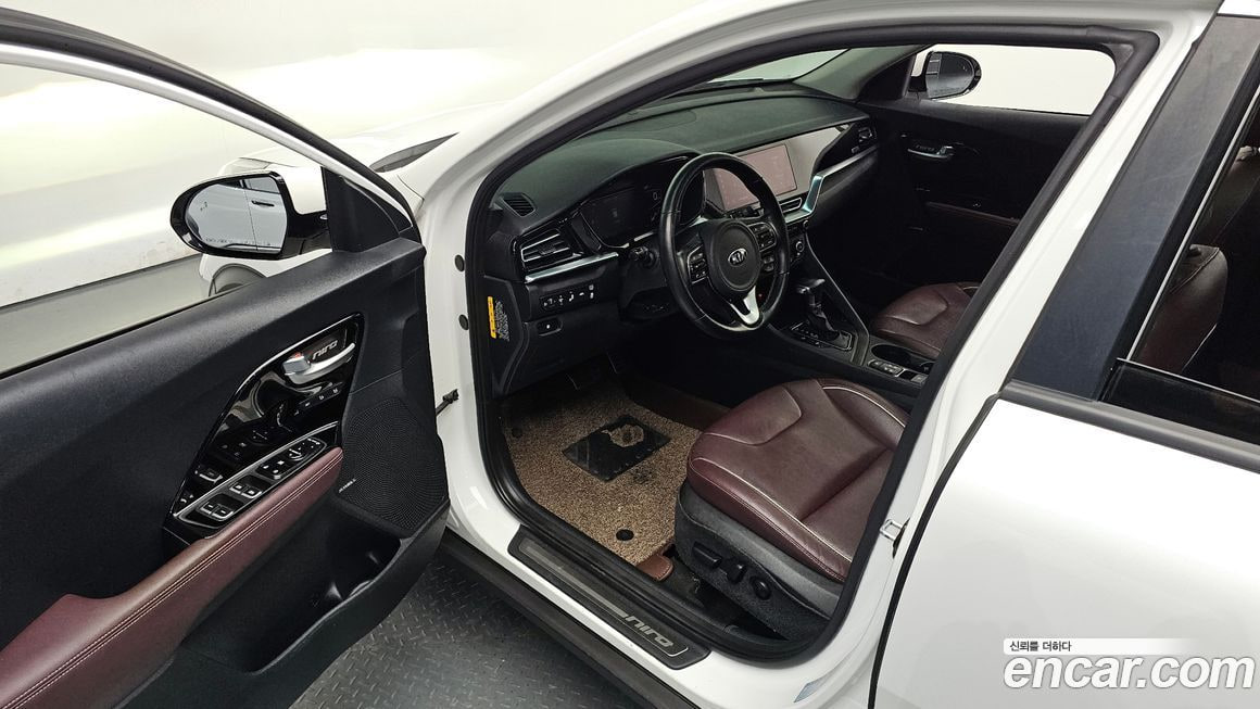Kia Niro — фото 11
