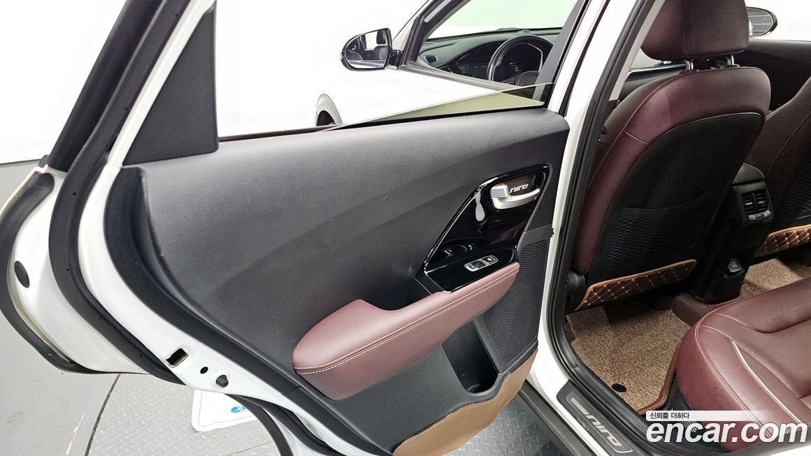 Kia Niro — фото 14