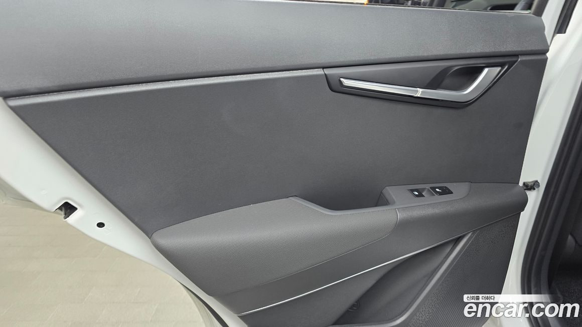 Kia Niro — фото 12