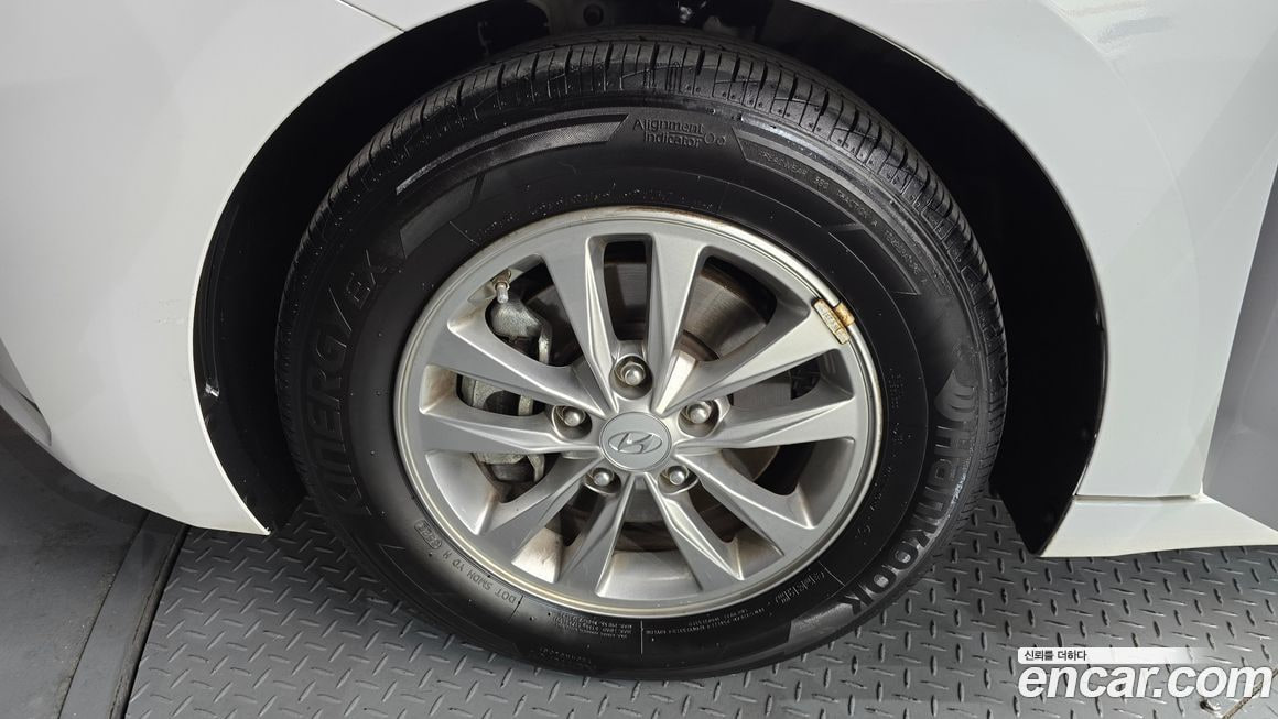 Hyundai AVANTE — фото 4