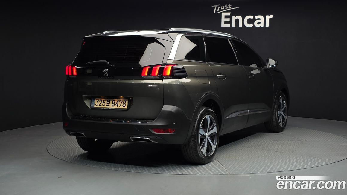 Peugeot 5008 — фото 1