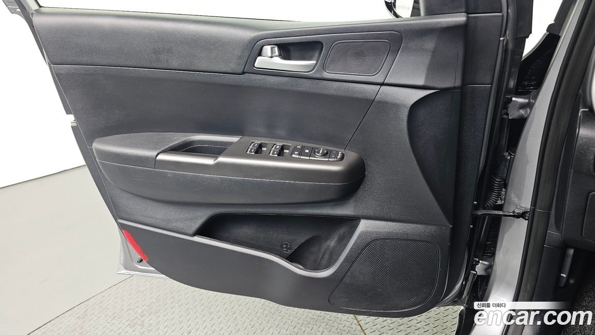 Kia Sportage — фото 12