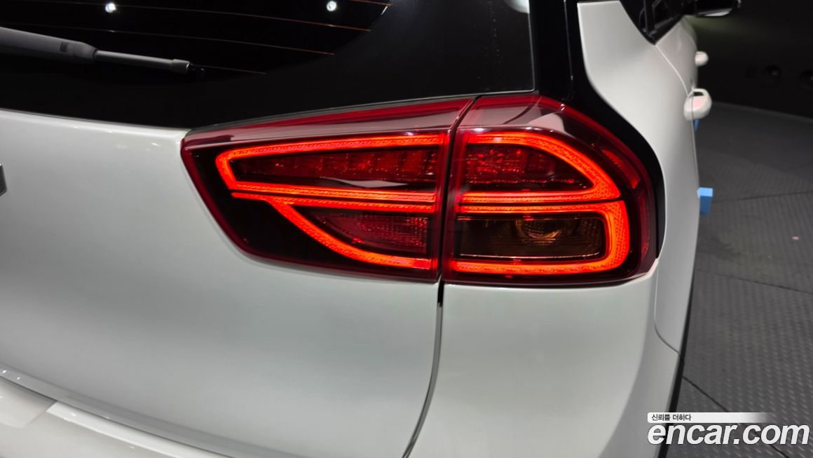 Kia Niro — фото 10