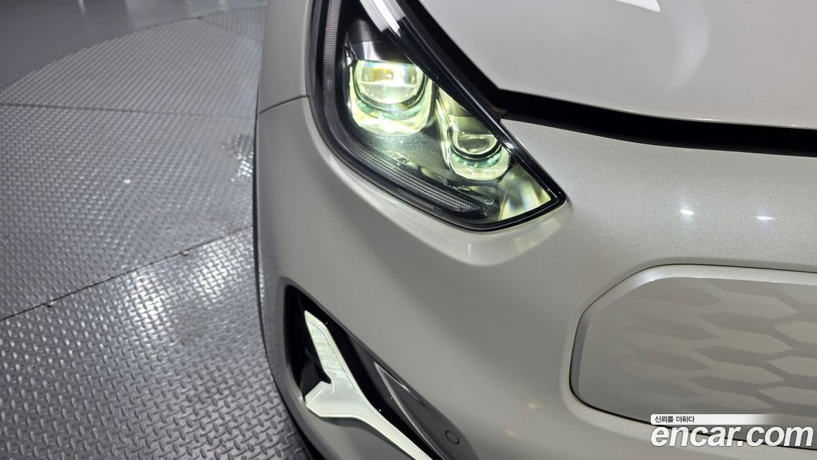 Kia Niro — фото 11