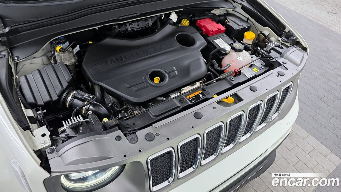Jeep Renegade — фото 4