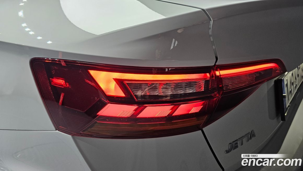 Volkswagen Jetta — фото 12