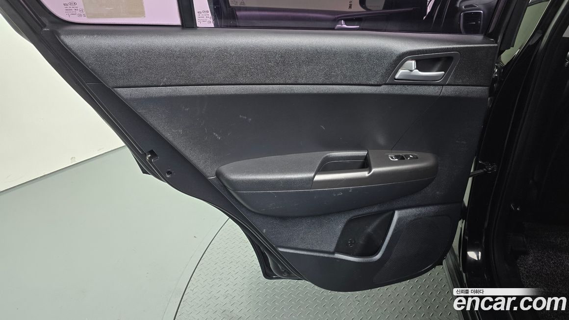 Kia Sportage — фото 13