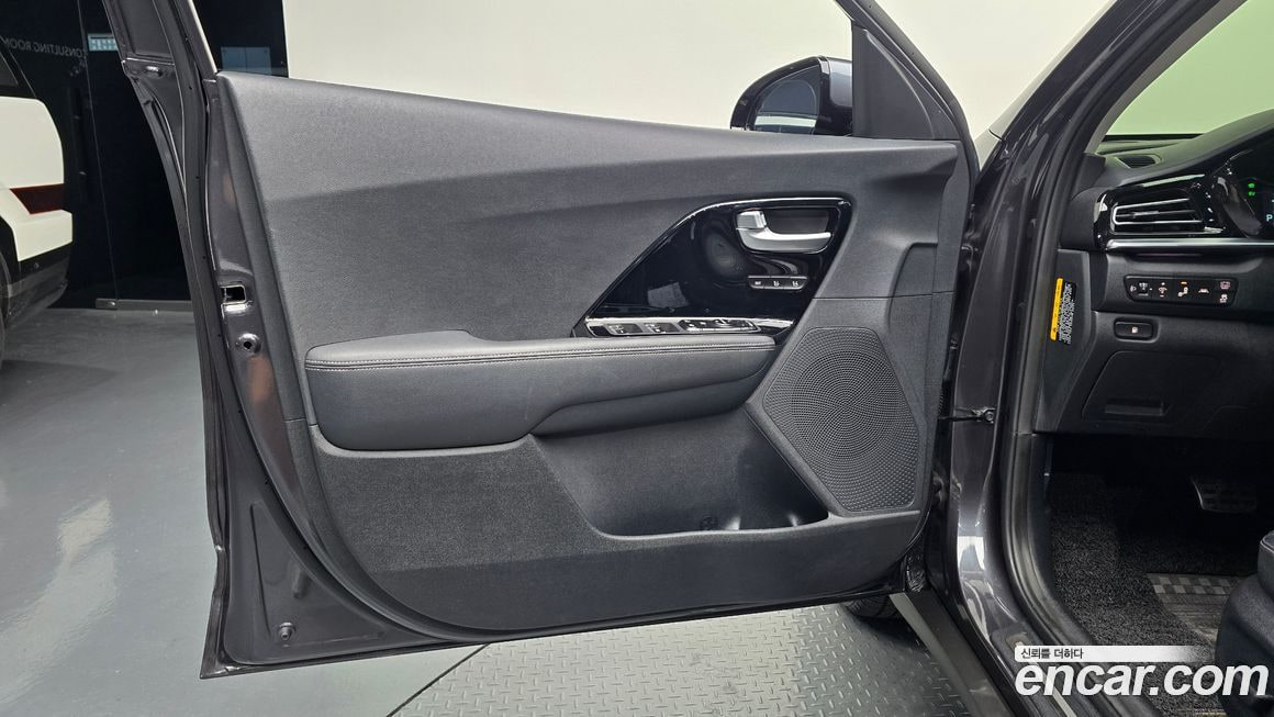 Kia Niro — фото 10