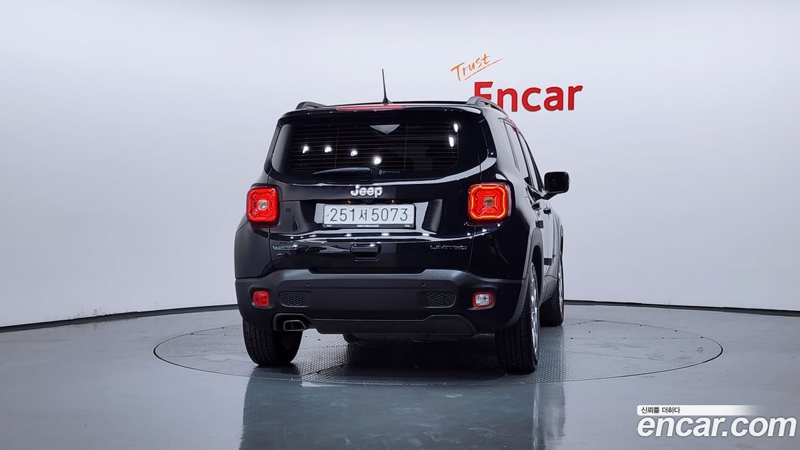 Jeep Renegade — фото 2