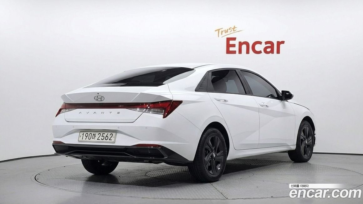 Hyundai AVANTE — фото 3