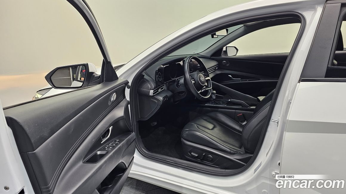 Hyundai AVANTE — фото 3