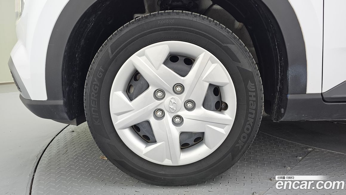 Hyundai Venue — фото 5
